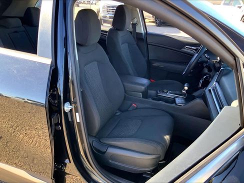 Certified 2023 Kia Sportage LX image 8