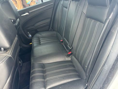 Used 2013 Chrysler 300 S image 21