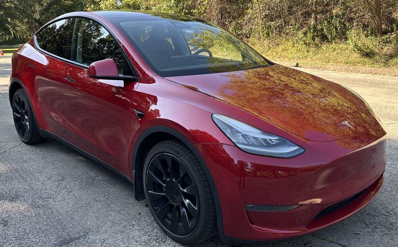 Used 2021 Tesla Model Y Long Range AWD/4WD image 3