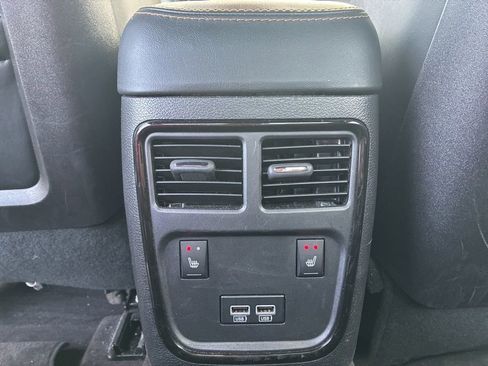 Used 2018 Dodge Charger R/T image 33