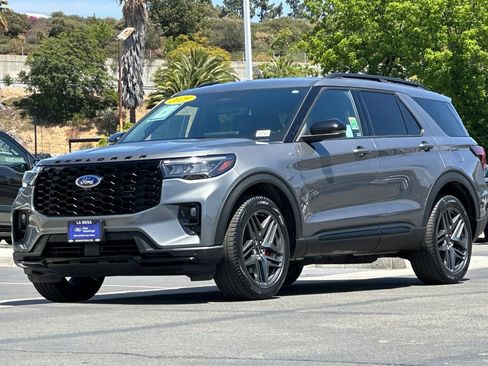 Certified 2025 Ford Explorer ST-Line w/ ST-Line Street Pack AWD/4WD image 7
