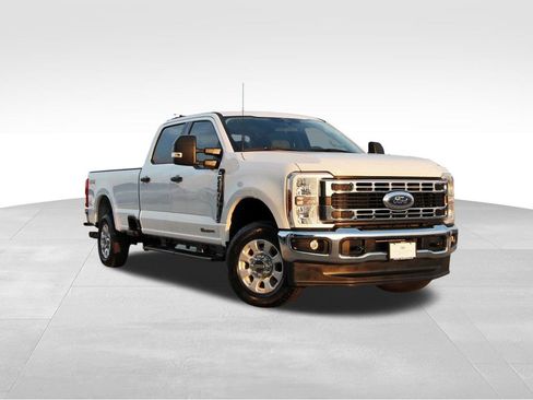 Used 2024 Ford F250 XLT image 1