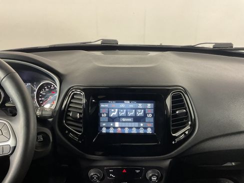Used 2019 Jeep Compass Latitude AWD/4WD image 13