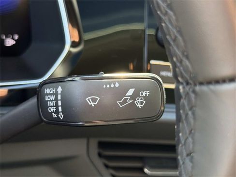 Certified 2024 Volkswagen Jetta SE w/ Panoramic Sunroof Package image 29