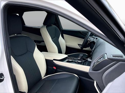 Used 2024 Lexus NX 350 AWD image 9