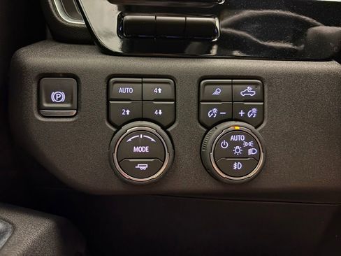 New 2026 Chevrolet Silverado 1500 High Country w/ Technology Package AWD/4WD image 13