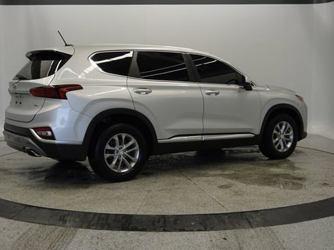 Used 2019 Hyundai Santa Fe SE image 11