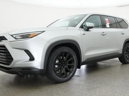 New 2026 Toyota Grand Highlander FWD image 17