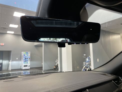 Used 2025 Jeep Grand Cherokee Limited w/ Luxury Tech Group II image 31