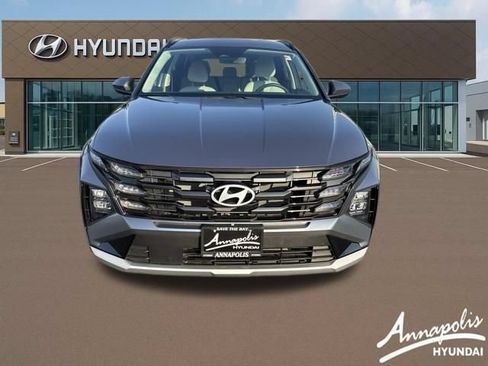 Used 2025 Hyundai Tucson SEL FWD image 2
