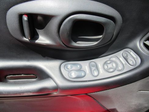 Used 1998 Chevrolet Corvette Convertible w/ Performance Handling Pkg RWD image 18