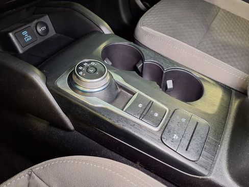 Used 2022 Ford Escape SE w/ SE Sport Appearance Package FWD image 9