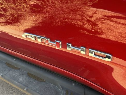 Used 2025 GMC Sierra 2500 AT4 AWD/4WD image 4