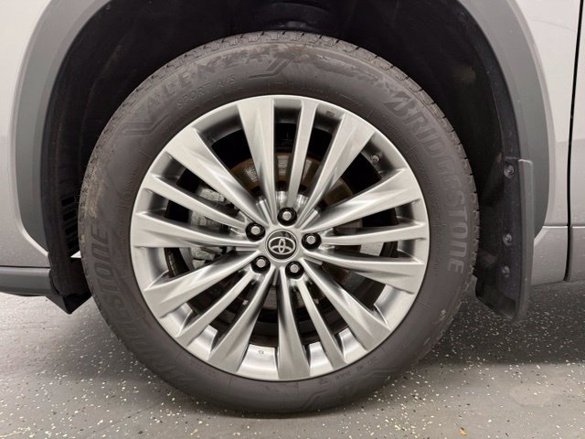 Used 2025 Toyota Highlander Platinum AWD/4WD image 20