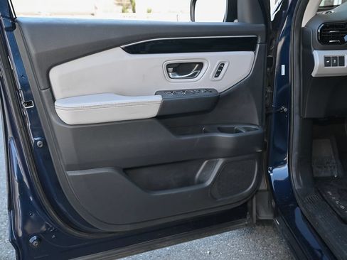 Used 2025 Honda Pilot EX-L image 22