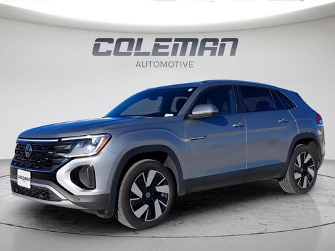 Used 2025 Volkswagen Atlas Cross Sport SE image 1