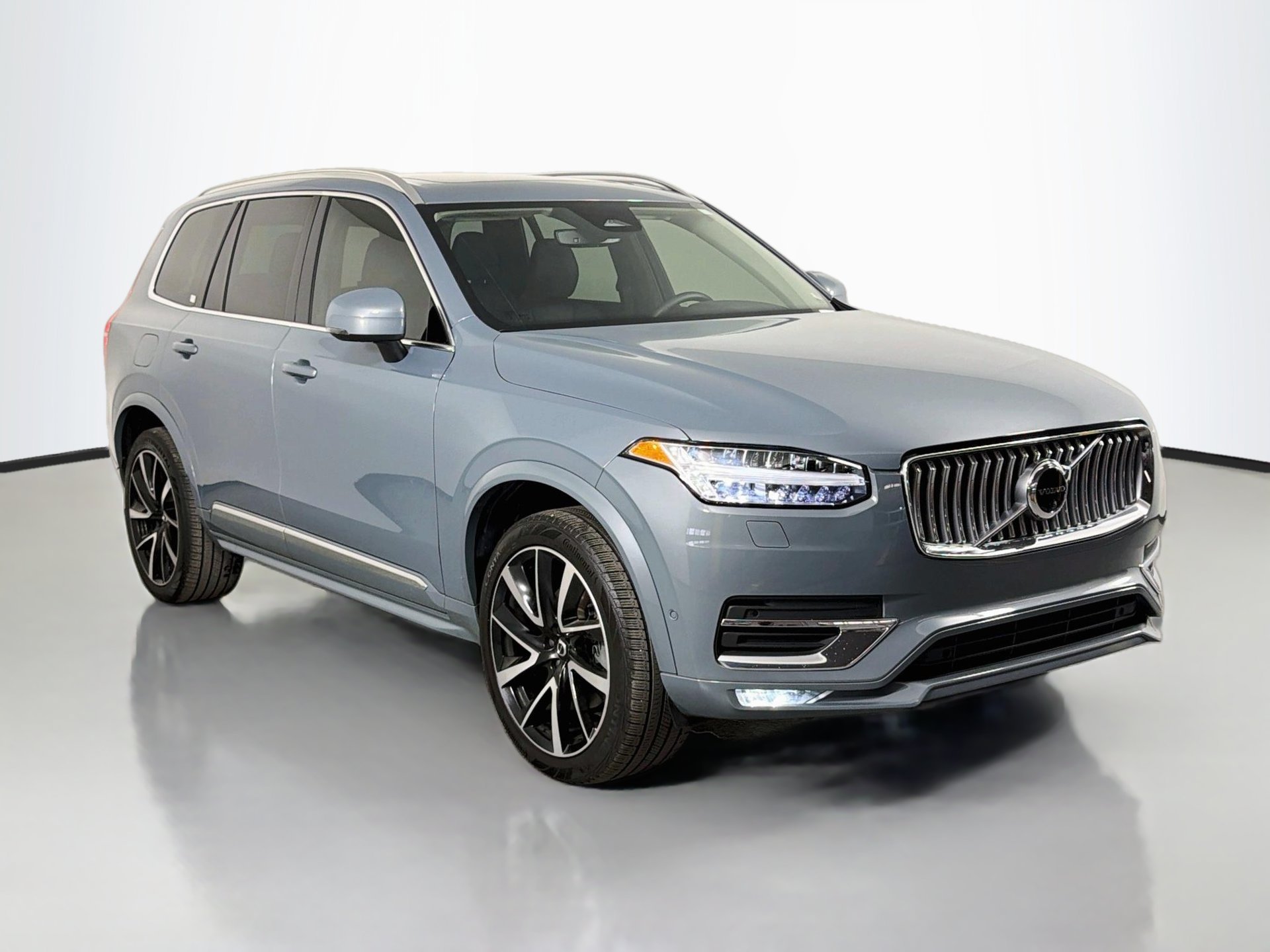 Used 2023 Volvo XC90 B6 Plus w/ Protection Package Premier AWD/4WD image 3