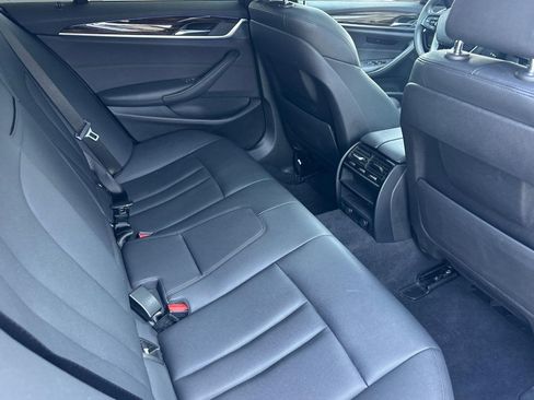 Used 2019 BMW 530e image 30