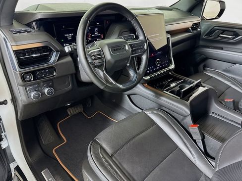 Certified 2025 GMC Yukon Denali AWD/4WD image 7