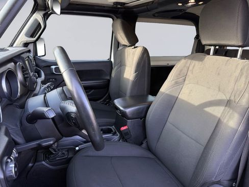 Used 2019 Jeep Wrangler Sport image 12