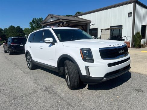 Used 2022 Kia Telluride S FWD image 2
