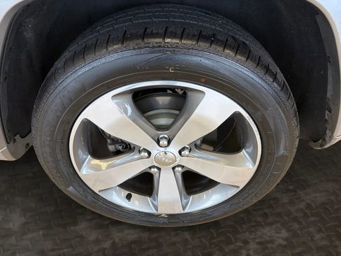 Used 2016 Jeep Grand Cherokee Overland AWD/4WD image 38