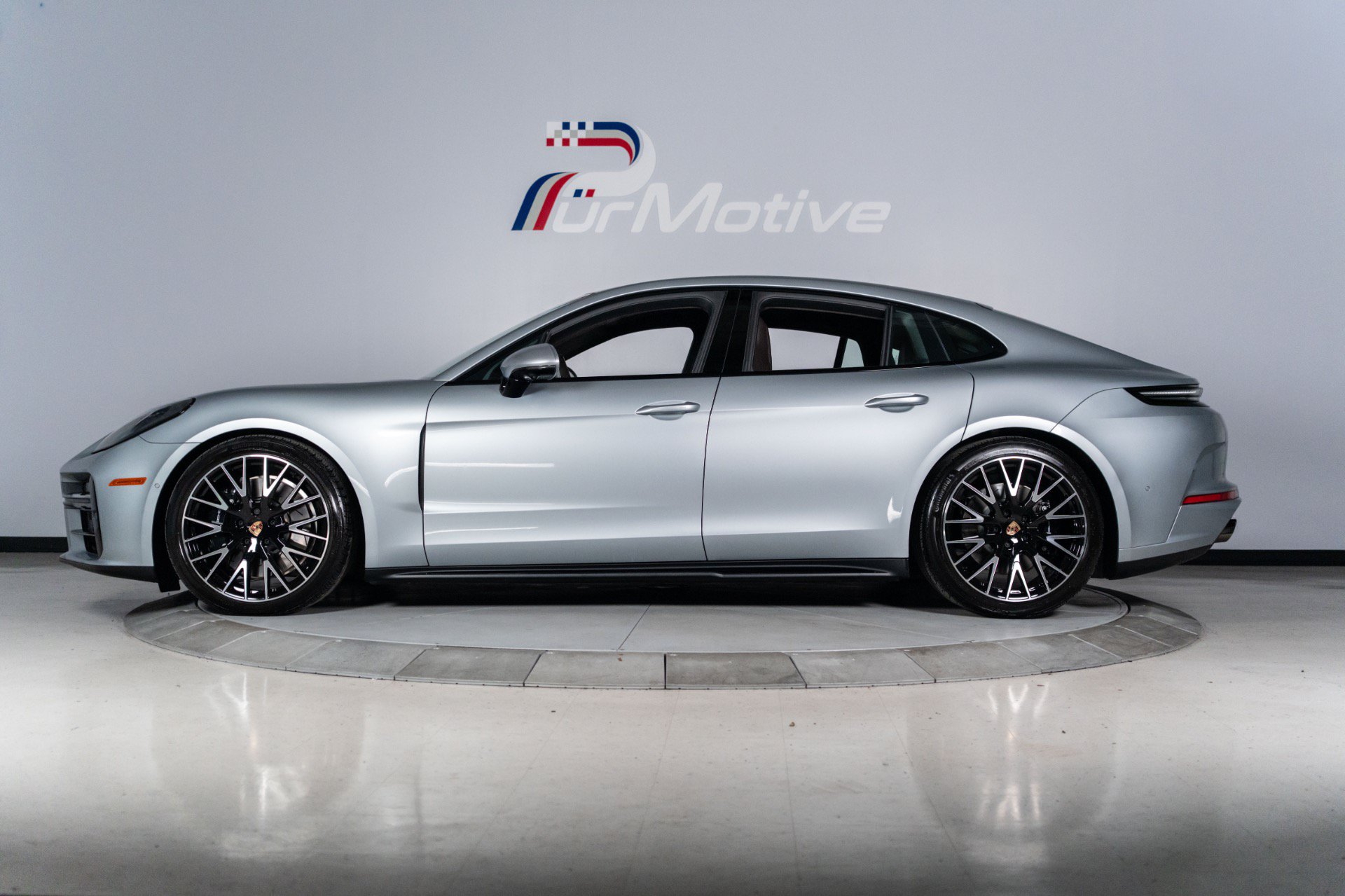 Used 2026 Porsche Panamera GTS AWD/4WD image 3