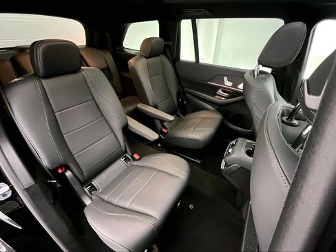 Used 2026 Mercedes-Benz GLS 450 4MATIC image 17