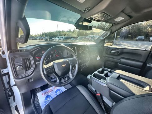 Used 2025 Chevrolet Silverado 1500 Custom image 10