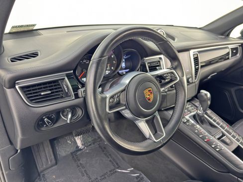 Used 2018 Porsche Macan image 13