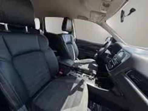 Used 2019 Mitsubishi Outlander SE FWD image 19