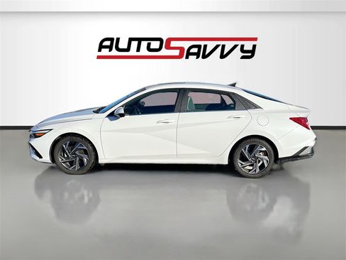 Used 2024 Hyundai Elantra Limited image 4
