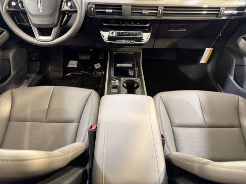 New 2026 Lincoln Corsair Premiere image 22
