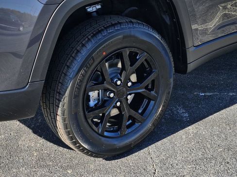 New 2025 Jeep Grand Cherokee Laredo image 7