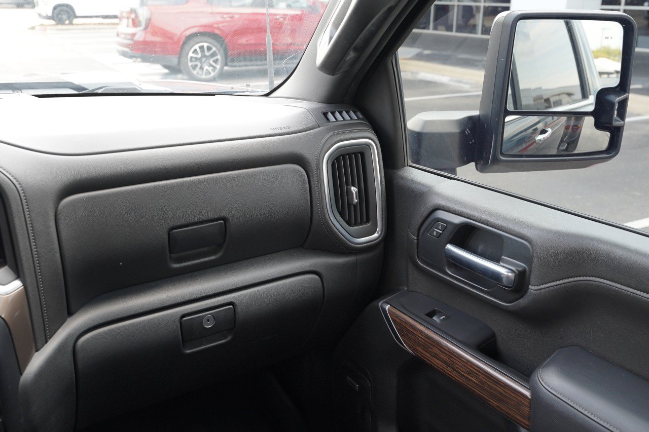 Certified 2020 Chevrolet Silverado 3500 High Country w/ Technology Package AWD/4WD image 8