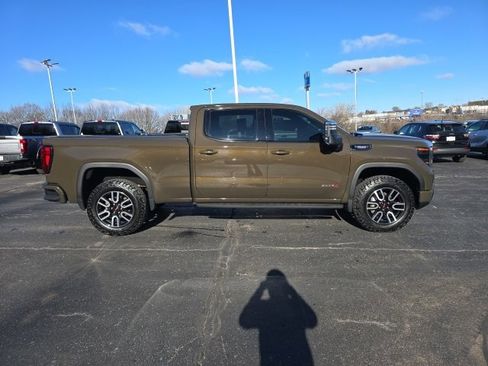 Used 2024 GMC Sierra 1500 AT4 w/ Technology Package image 11