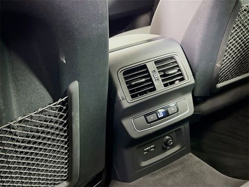 Used 2024 Audi Q5 2.0T Premium image 23