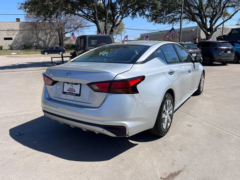 Used 2020 Nissan Altima 2.5 S FWD image 6