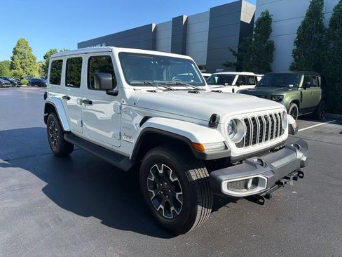 Used 2024 Jeep Wrangler Unlimited Sahara w/ Technology Group AWD/4WD image 7