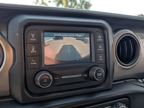 Used 2021 Jeep Wrangler Sport AWD/4WD image 18