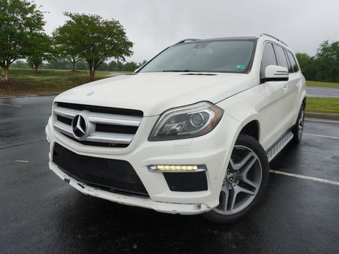 Used 2013 Mercedes-Benz GL 550 4MATIC image 4