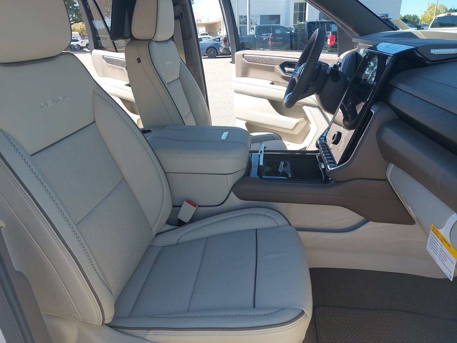 New 2027 GMC Yukon Denali w/ Denali Reserve Package AWD/4WD image 10