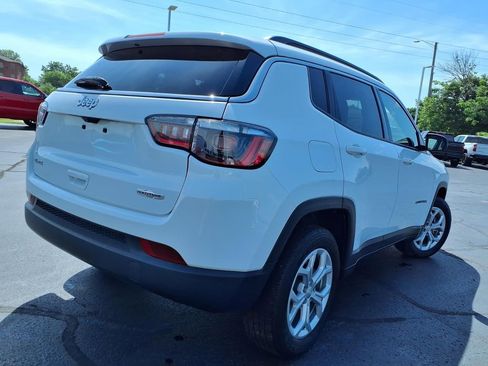 Used 2024 Jeep Compass Latitude AWD/4WD image 29