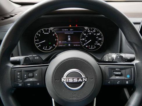 Certified 2022 Nissan Rogue SV image 24