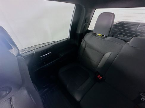 Used 2022 Chevrolet Silverado 3500 LT w/ Convenience Package image 12