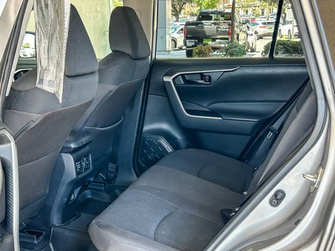 Used 2023 Toyota RAV4 LE AWD/4WD image 18