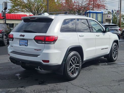 Used 2018 Jeep Grand Cherokee Trailhawk w/ Trailhawk Luxury Group AWD/4WD image 6