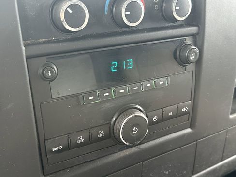 Used 2014 Chevrolet Express 3500 image 16