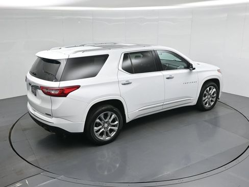 Used 2018 Chevrolet Traverse Premier w/ Driver Confidence II Package FWD image 40