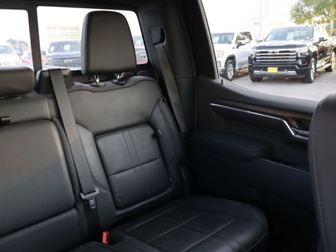 Used 2023 Chevrolet Silverado 1500 High Country w/ High Country Premium Package AWD/4WD image 14